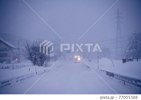 長野県白馬村の雪景色 長野県白馬村の雪景色 77055388