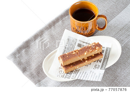 栄養補助食品のエネルギーバーとコーヒー 栄養補助食品のエネルギーバーとコーヒー 77057876