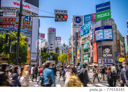 日本の東京都市景観 まん延防止下。まったく効果無し。脅威の人出＝4月19日、渋谷 77058385
