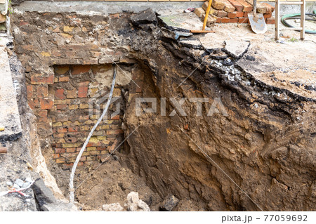 Laying new communications. Repair work in the courtyard. 77059692