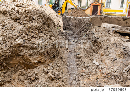 Laying new communications. Repair work in the courtyard. 77059693