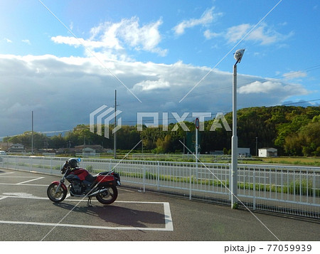 バイクツーリング待ち合わせ 早朝 バイクツーリング待ち合わせ 早朝 77059939