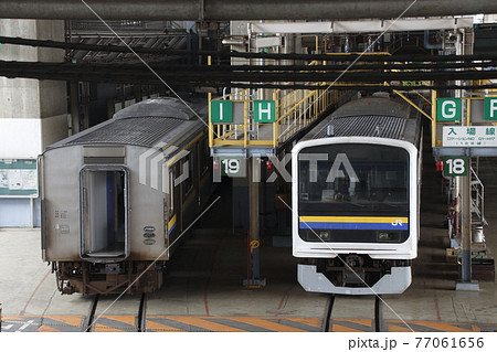 大宮総合車両センターにて検査中の車両 77061656