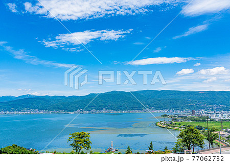 【長野県】快晴の諏訪湖（8月） 77062732