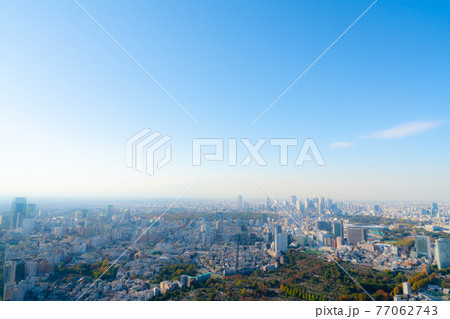 【東京都】快晴の大都市 77062743