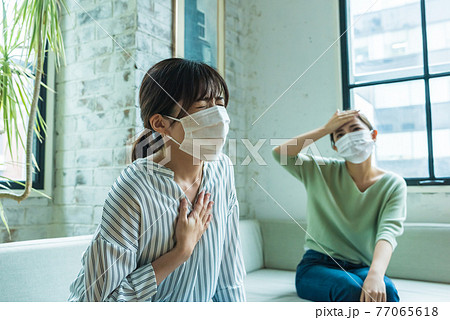 息苦しい女性 77065618