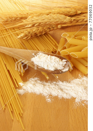 Wheat Pasta Noodles Wheat Pasta Noodles 77069032