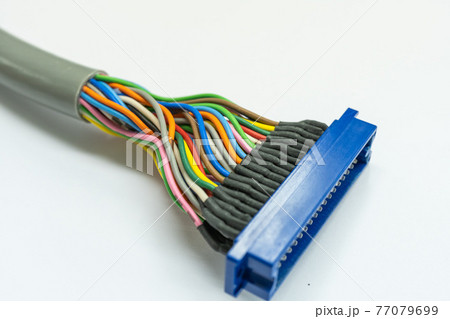 【電線加工】コネクタを取り付けた電線【工業】 【電線加工】コネクタを取り付けた電線【工業】 77079699