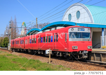 安城市　堀内公園駅に停車する名鉄6500系電車 77079751