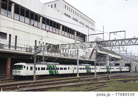 大宮総合車両センターにて検査中の車両 大宮総合車両センターにて検査中の車両 77080539