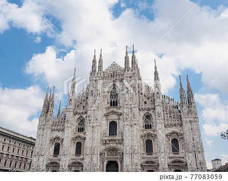 ミラノのドゥオモ　ミラノ大聖堂 77083059