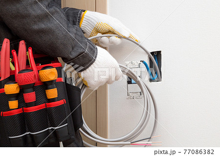 電気工事 ケーブルの通線・入線作業 電気工事 ケーブルの通線・入線作業 77086382