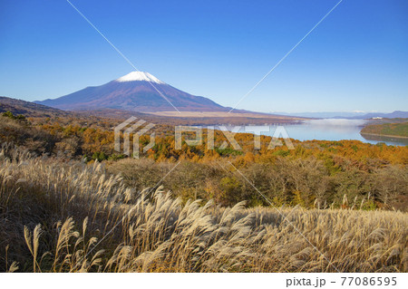 【山梨県】秋の山中湖と富士山・南アルプス 【山梨県】秋の山中湖と富士山・南アルプス 77086595