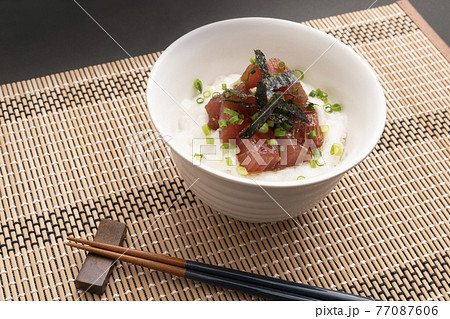 マグロの山かけ丼 77087606