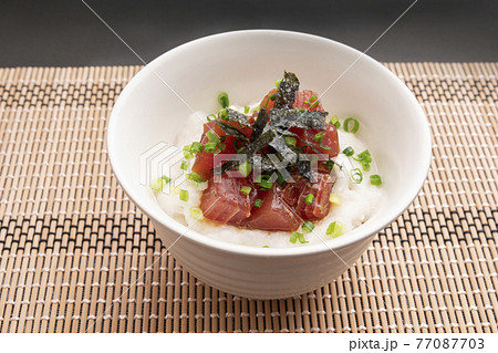 マグロの山かけ丼 マグロの山かけ丼 77087703