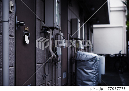 アパートの1階玄関通路 アパートの1階玄関通路 77087773