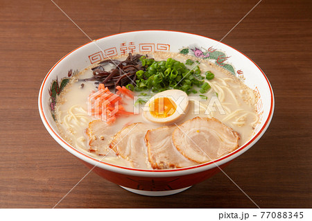 とんこつラーメン とんこつラーメン 77088345