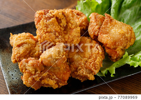 鶏の唐揚げ 77089969