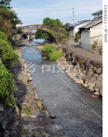 金浜眼鏡橋と金浜川 (長崎県雲仙市小浜町) 金浜眼鏡橋と金浜川 (長崎県雲仙市小浜町) 77093615