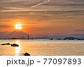 葉山の夕陽 77097893