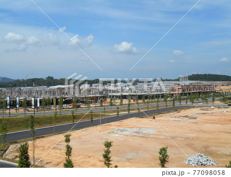 SENDAYAN, MALAYSIA -JANUARY 27, 2017: Facade of two-story luxury terrace house under construction in Sendayan, Malaysia.   SENDAYAN, MALAYSIA -JANUARY 27, 2017: Facade of two-story luxury terrace house under construction in Sendayan, Malaysia.   77098058