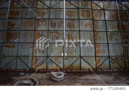 廃墟　廃工場　構内　工場跡　廃プラント 77100465