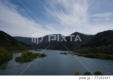 五十里湖と幻想的な雲 五十里湖と幻想的な雲 77102447