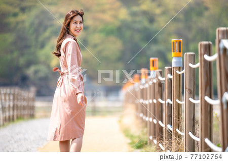 女性 女 女の子 77102764