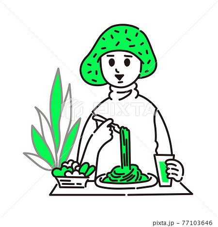 パスタ、サラダを食べる女性 77103646