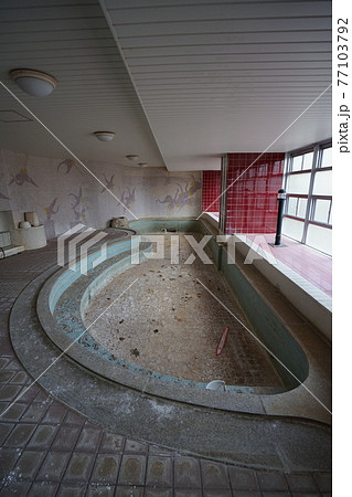 廃墟 大浴場 廃ホテル ホテル 廃旅館旅館 温泉旅館 宿泊施設 廃宿泊施設 廃墟 大浴場 廃ホテル ホテル 廃旅館旅館 温泉旅館 宿泊施設 廃宿泊施設 77103792