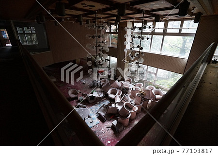 廃墟　大浴場　廃ホテル ホテル 廃旅館旅館 温泉旅館 宿泊施設 廃宿泊施設 77103817