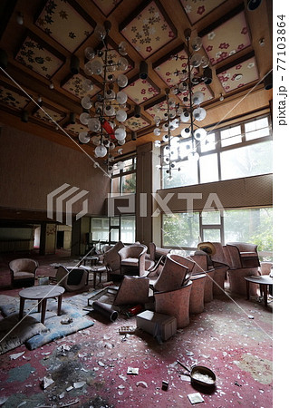 廃墟　大浴場　廃ホテル ホテル 廃旅館旅館 温泉旅館 宿泊施設 廃宿泊施設 77103864