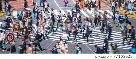 日本の東京都市景観 まん延防止下。まったく効果無し。脅威の人出＝4月19日、渋谷 77105929
