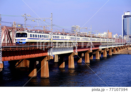 1998年　東海道本線を行く485系特急スーパー雷鳥 77107394