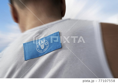 The national flag of Food and agriculture organization on the athlete's back 77107558