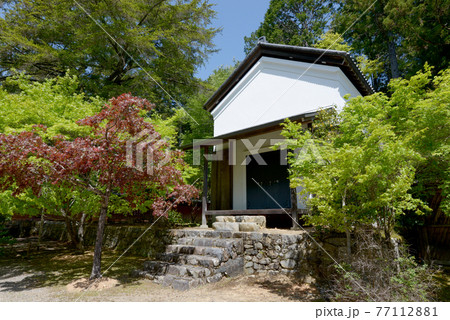 新緑の神護寺 宝蔵 京都市高雄 新緑の神護寺 宝蔵 京都市高雄 77112881