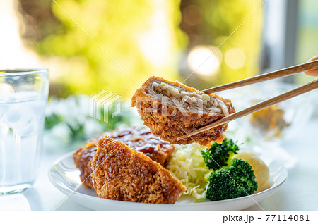 みんな大好きメンチカツ頂きます 77114081