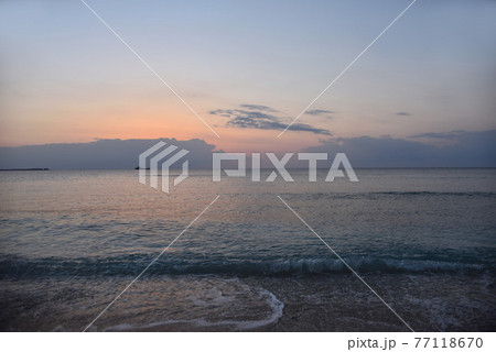 沖縄 浦添西海岸の夕景 沖縄 浦添西海岸の夕景 77118670