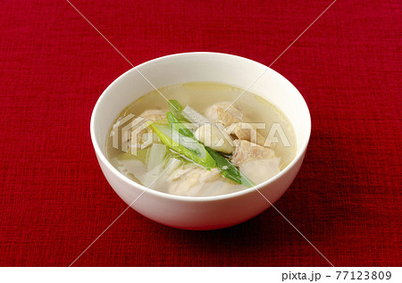 鶏肉の中華風スタミナスープ 77123809