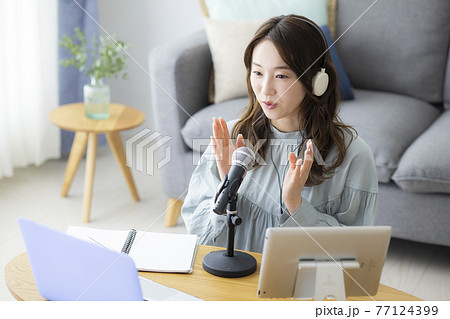 女性 リビング 音声配信 女性 リビング 音声配信 77124399