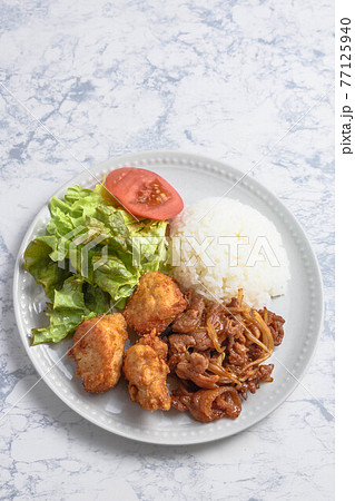 唐揚げ焼き肉ランチ 唐揚げ焼き肉ランチ 77125940