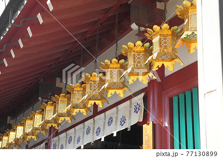 四天王寺の吊り燈籠 77130899