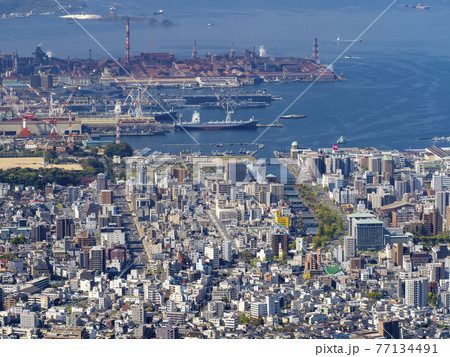 灰ヶ峰山頂から望む呉の街 灰ヶ峰山頂から望む呉の街 77134491