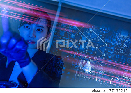 クールな女性 77135215