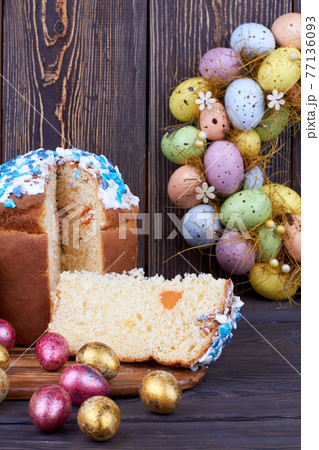 Delicious easter cake with eggs. 77136093