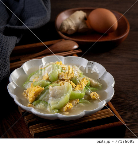 タマゴ 卵 たまご 77136095