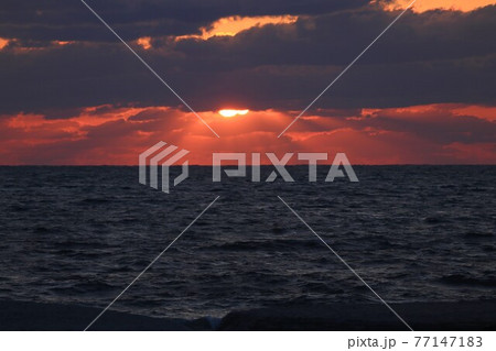 日の出光芒 77147183