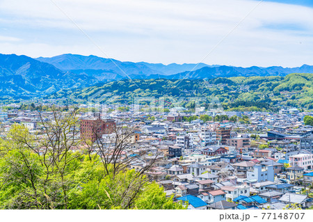 埼玉秩父の都市風景 羊山公園 見晴らしの丘からの風景 77148707