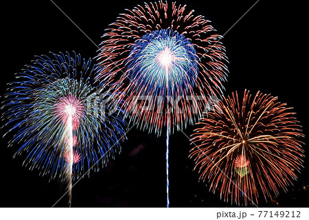 【夏イメージ】花火大会 77149212