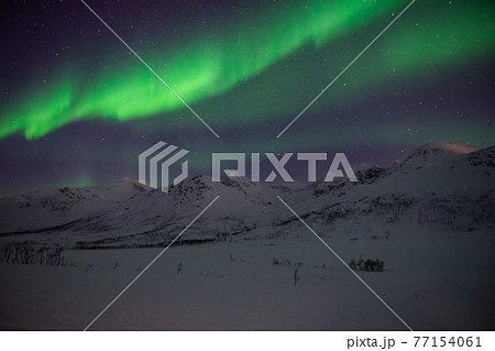 オーロラ鑑賞、山に囲まれたの中で、癒し、瞑想、パワー、夢、感謝、自然の偉大さ、ありがとう、 77154061